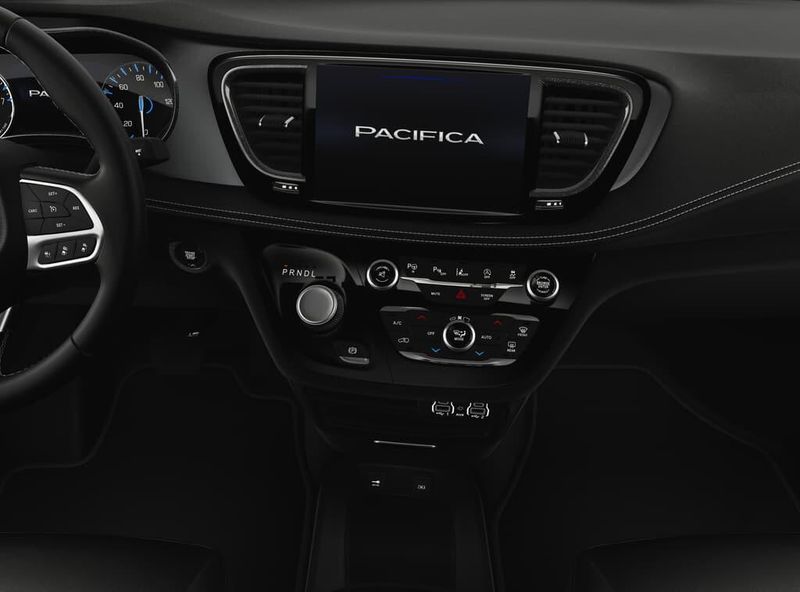 New 2025 Chrysler Pacifica SelectImage 5
