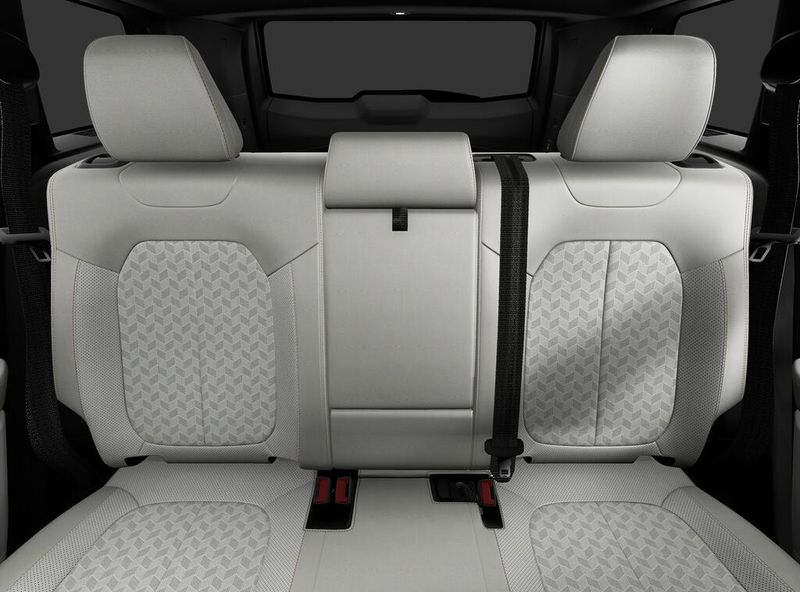 New 2026 Jeep Cherokee Overland 4x4Image 3