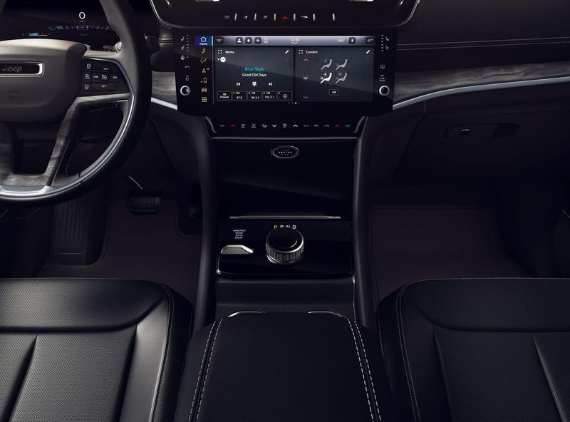 New 2026 Jeep Grand Cherokee Limited Reserve 4x4Image 5