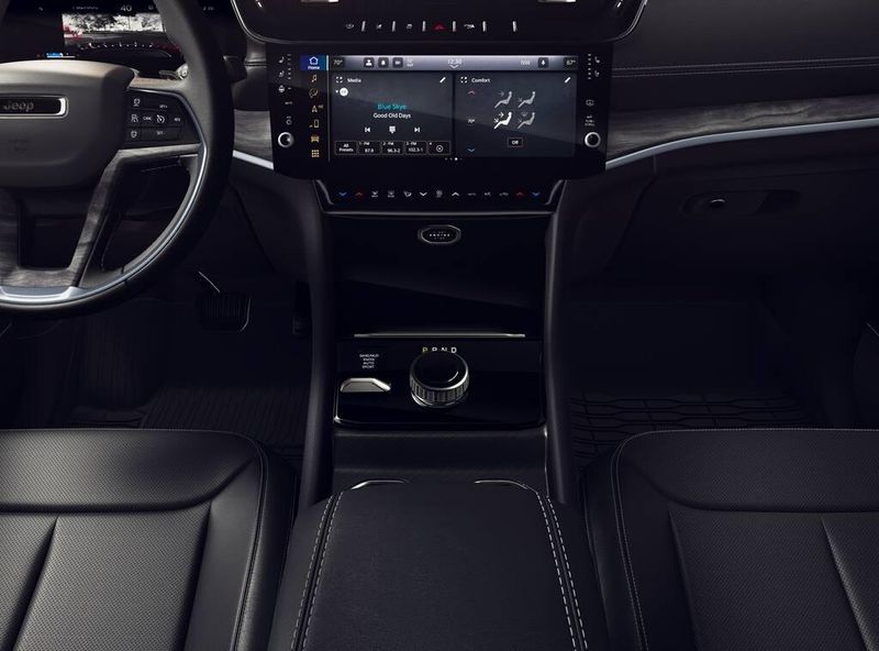 New 2026 Jeep Grand Cherokee L Limited Reserve 4x4Image 5