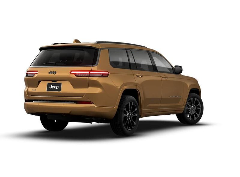 New 2026 Jeep Grand Cherokee L Limited Reserve 4x4Image 2