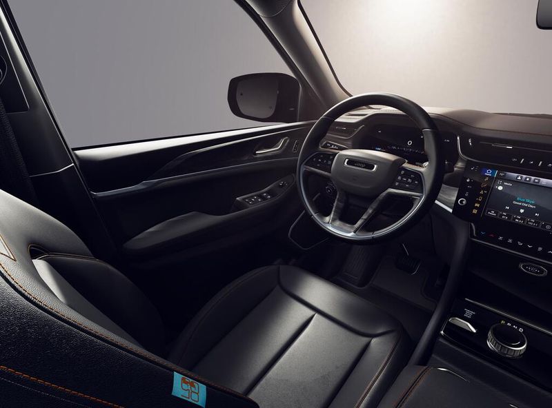 New 2026 Jeep Grand Cherokee 85th Anniversary Edition 4x4Image 8