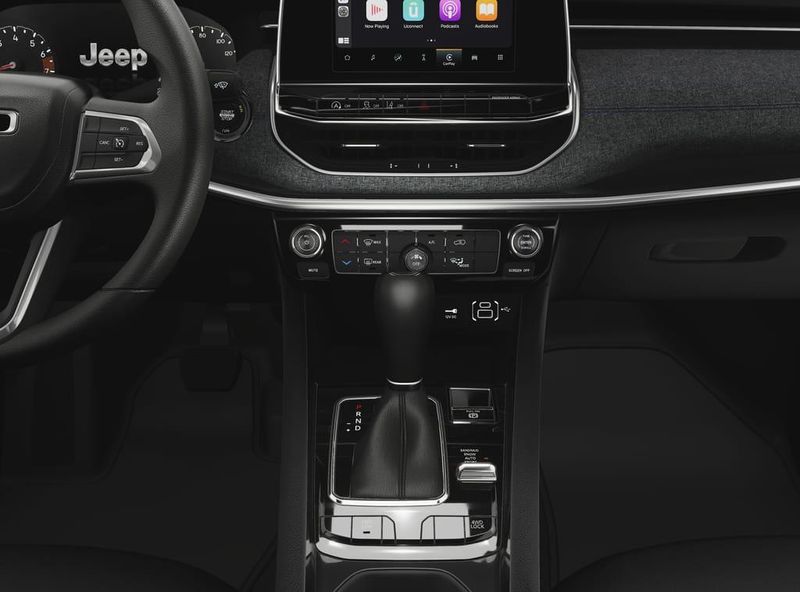 New 2025 Jeep Compass Latitude 4x4Image 5