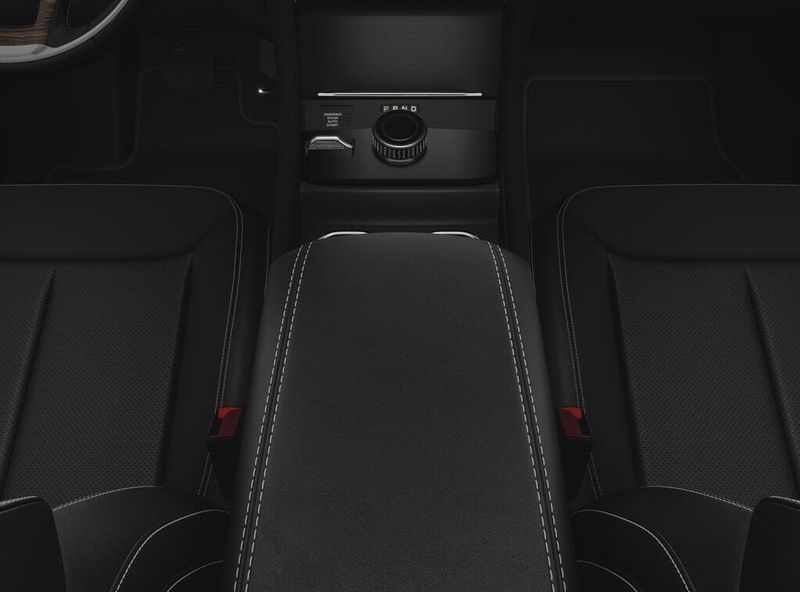 2025 Jeep Grand Cherokee L Limited 4x4Image 4