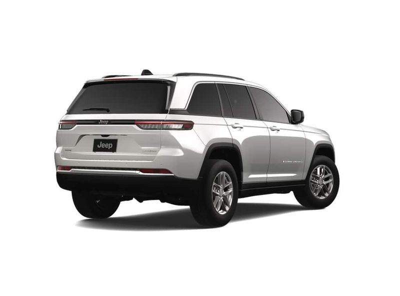 2025 Jeep Grand Cherokee Laredo X 4x4Image 2