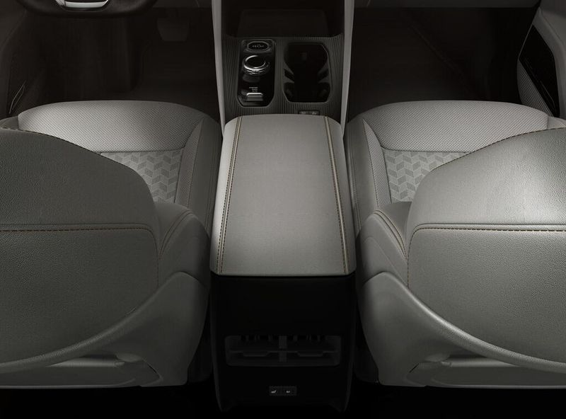 New 2026 Jeep Cherokee Overland 4x4Image 4