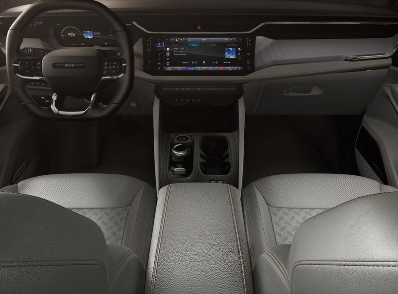 New 2026 Jeep Cherokee Overland 4x4Image 5