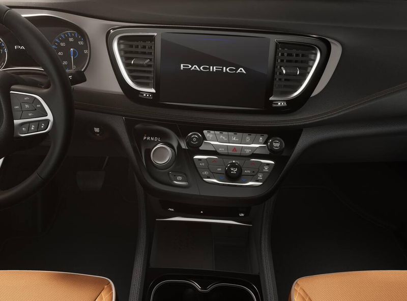 New 2026 Chrysler Pacifica PinnacleImage 5