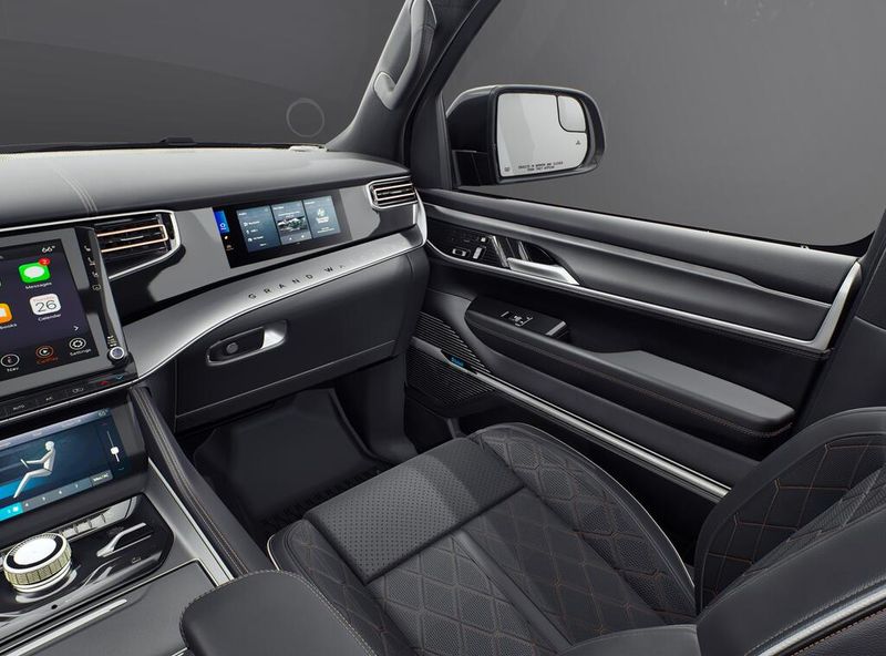 2027 Jeep Grand Wagoneer Summit Reserve 4x4