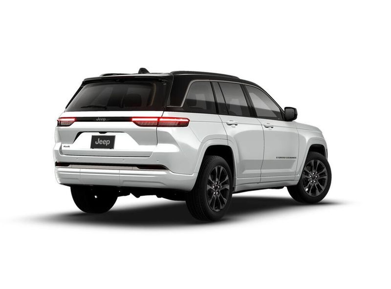 New 2026 Jeep Grand Cherokee Limited Reserve 4x4Image 2