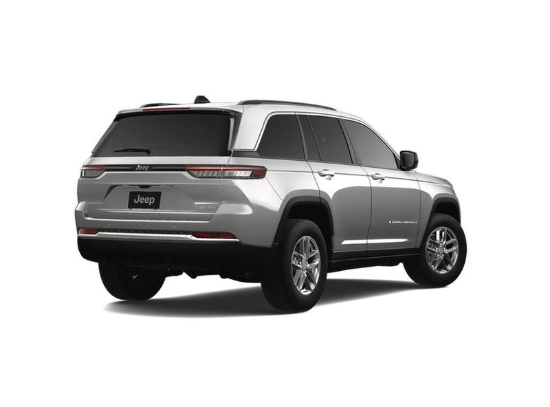 2025 Jeep Grand Cherokee Laredo X 4x2Image 2