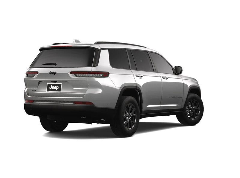 2025 Jeep Grand Cherokee L Altitude X 4x4Image 2