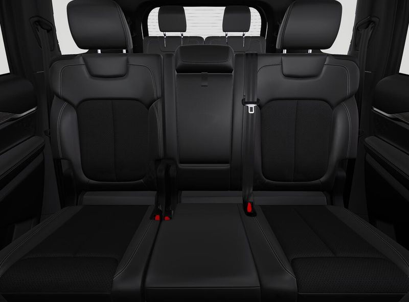 New 2027 Jeep Grand Cherokee L Laredo Altitude 4x2Image 3