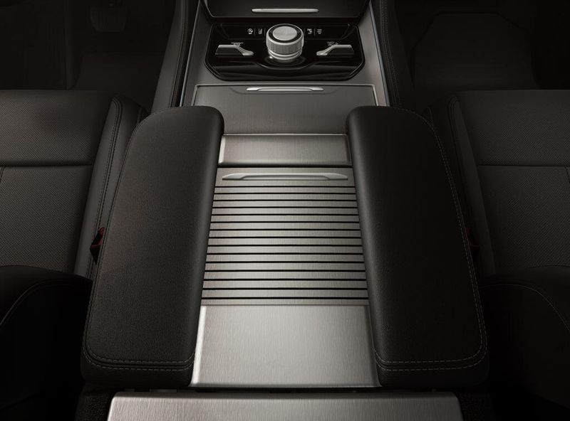 2026 Jeep Grand Wagoneer Limited Reserve 4x4Image 4