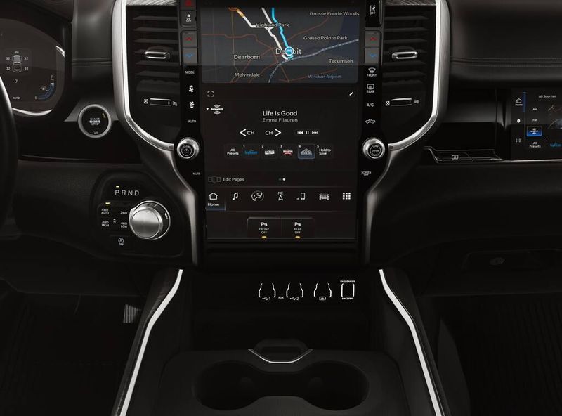 2026 Ram 1500 Laramie photo 3