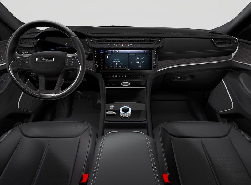 New 2027 Jeep Grand Cherokee Limited Reserve 4x4Image 6