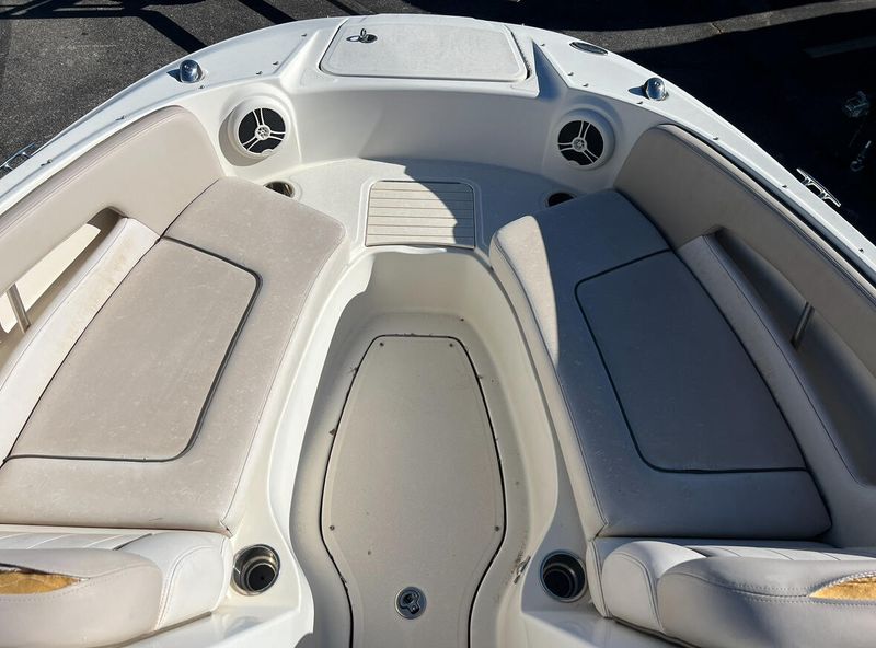 2009 SEA RAY 210 SUNDECK Image 11