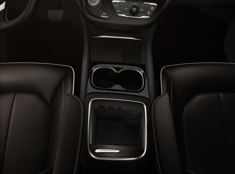 New 2026 Chrysler Pacifica Limited AwdImage 4