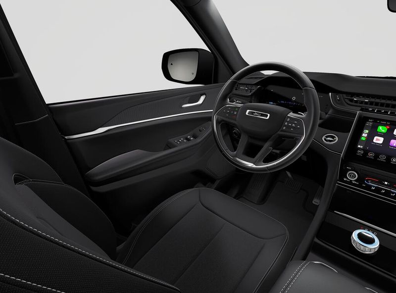 New 2027 Jeep Grand Cherokee Laredo 4x2Image 8