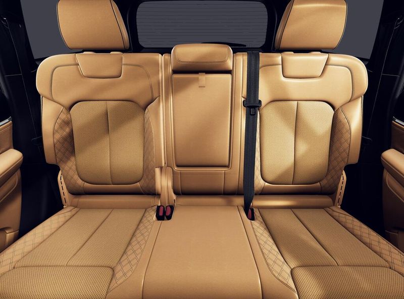 New 2026 Jeep Grand Cherokee Summit 4x4Image 3