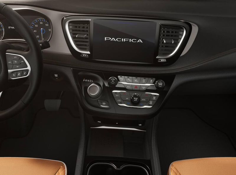 New 2026 Chrysler Pacifica PinnacleImage 5