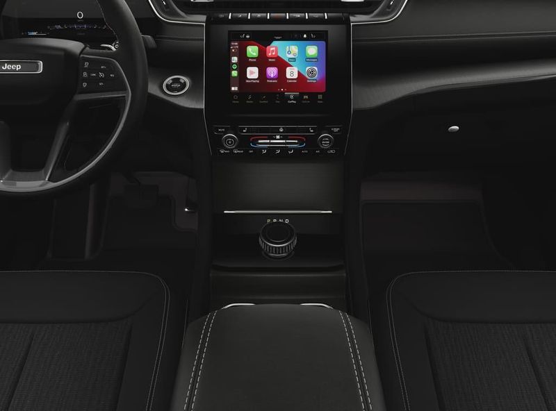 New 2025 Jeep Grand Cherokee L Laredo 4x4Image 5