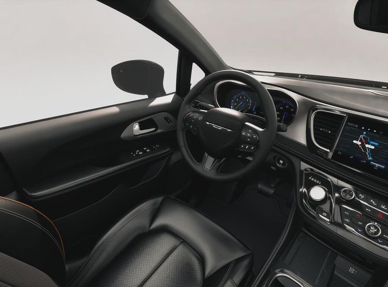 New 2027 Chrysler Pacifica Limited Awd