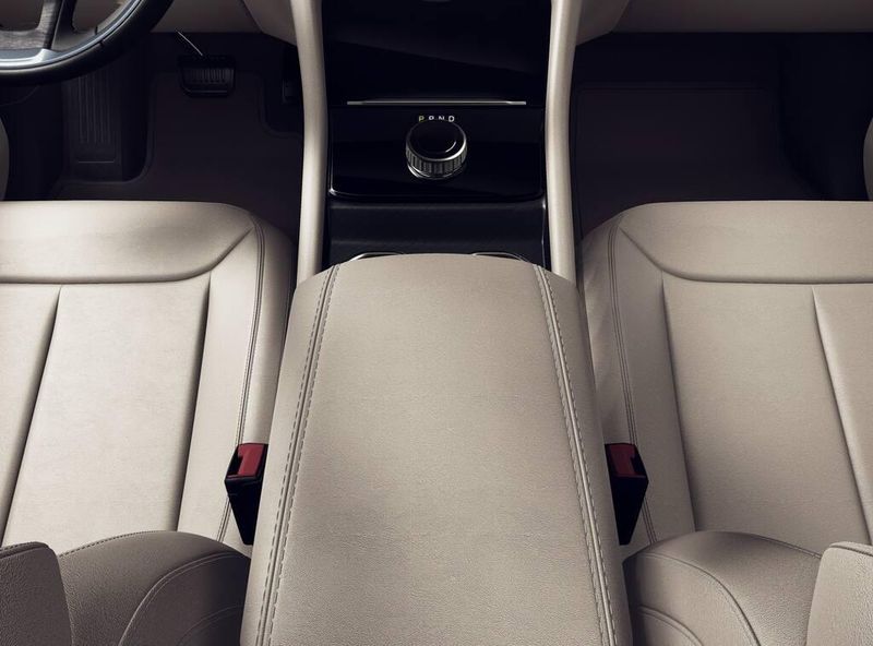 New 2026 Jeep Grand Cherokee Limited 4x2Image 4