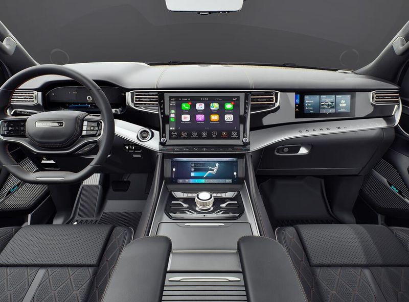 2027 Jeep Grand Wagoneer Summit Reserve 4x4