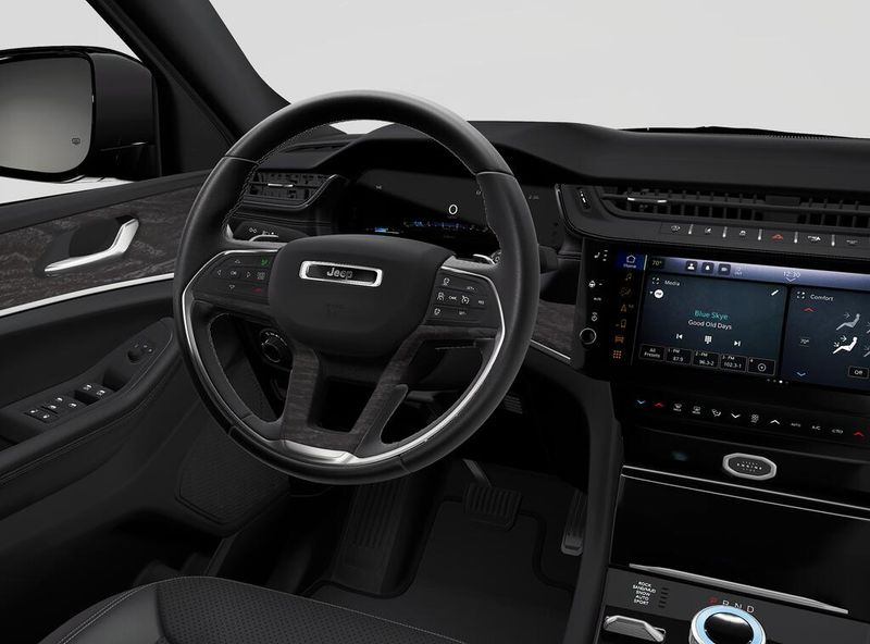 New 2027 Jeep Grand Cherokee Laredo Altitude 4x4Image 9