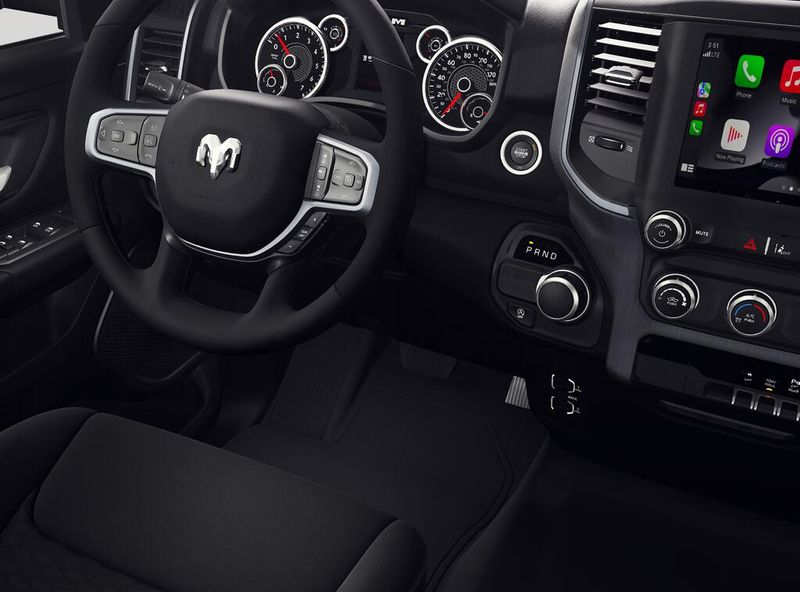 New 2027 RAM 1500 Express Crew Cab 4x2 5
