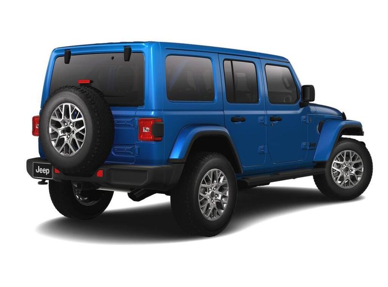 New 2025 Jeep Wrangler 4-door SaharaImage 2