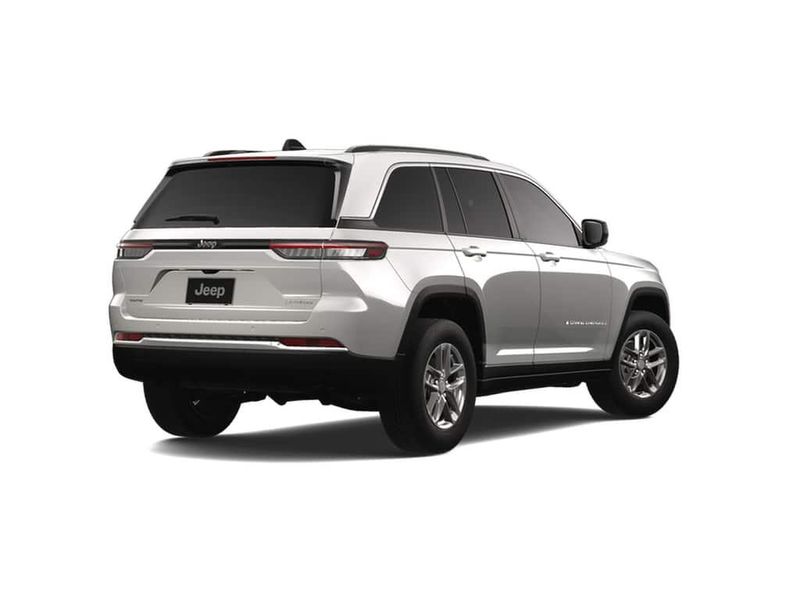 New 2025 Jeep Grand Cherokee Laredo X 4x4