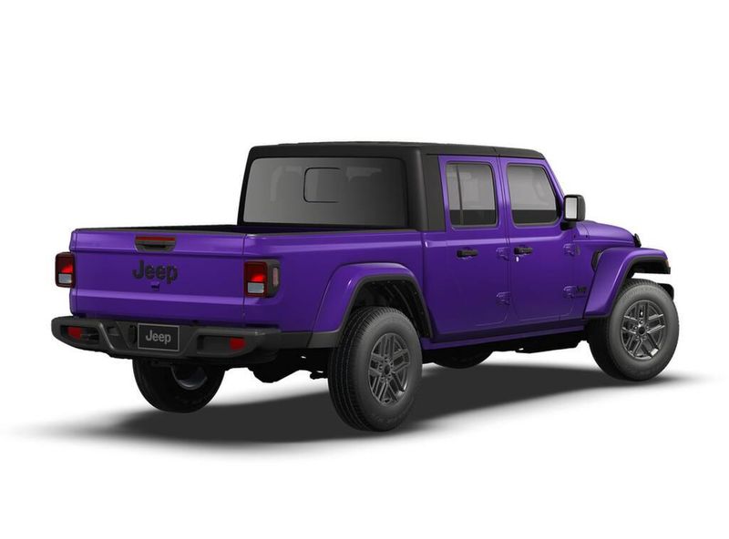 2026 Jeep Gladiator Sport S photo 2