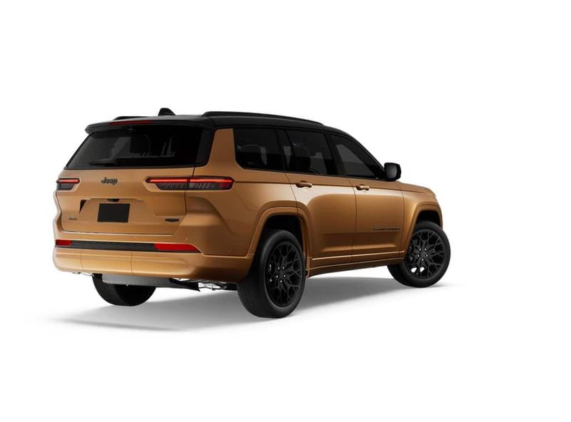 New 2027 Jeep Grand Cherokee L Summit 4x4Image 2