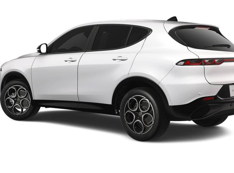 New 2025 Alfa Romeo Tonale AwdImage 2