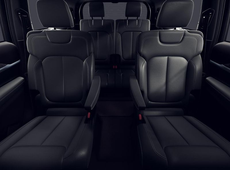 New 2026 Jeep Grand Cherokee L Limited 4x2Image 3
