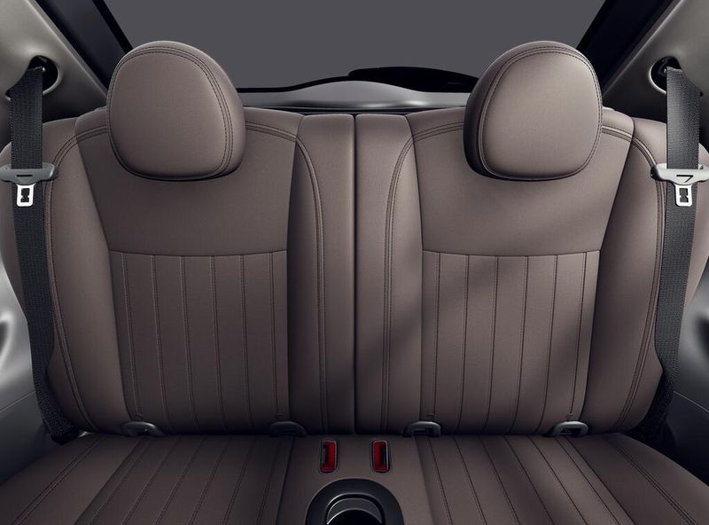New 2026 Fiat 500e IconaImage 3