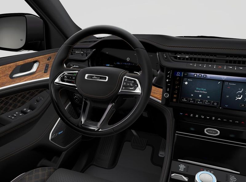 New 2027 Jeep Grand Cherokee L Summit 4x4Image 9