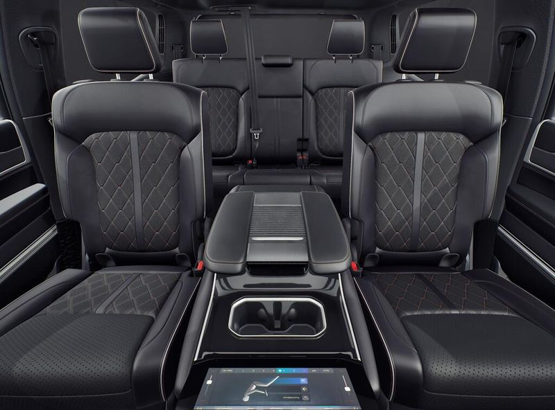 2027 Jeep Grand Wagoneer Summit Reserve 4x4
