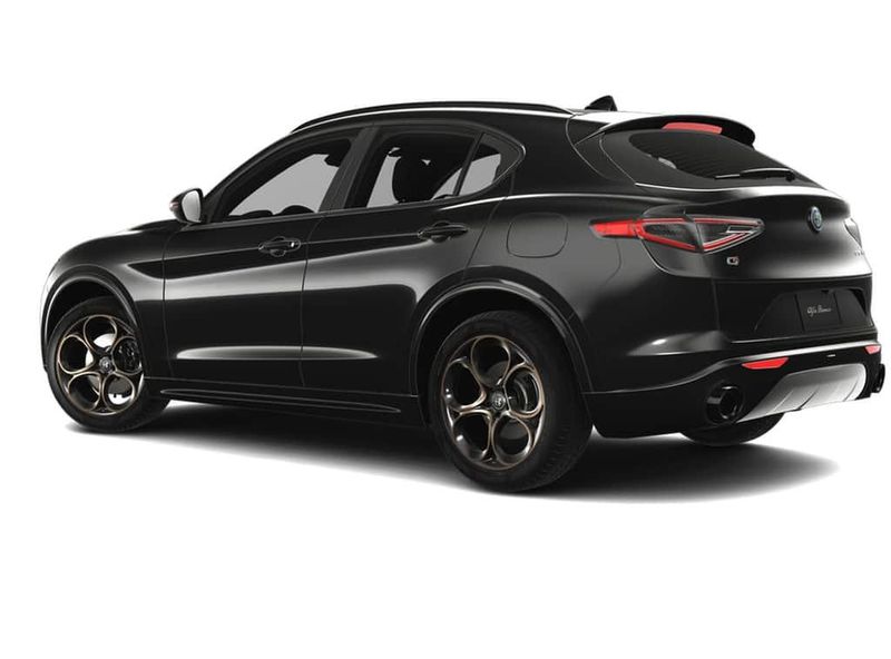 2025 Alfa Romeo Stelvio Intensa AwdImage 2