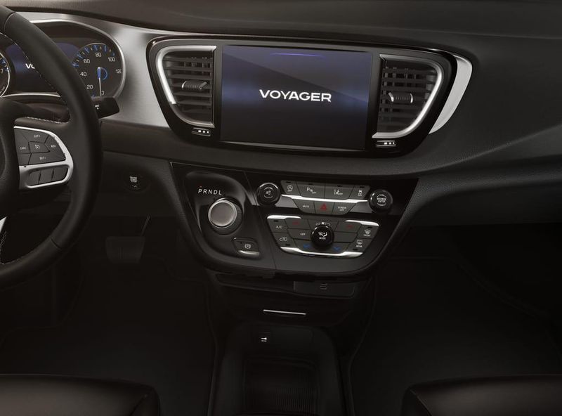 2026 Chrysler Voyager LX photo 4