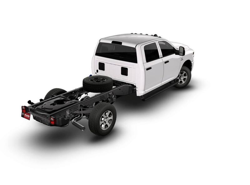 New 2026 RAM 3500 Tradesman Crew Cab Chassis 4x4 60' Ca