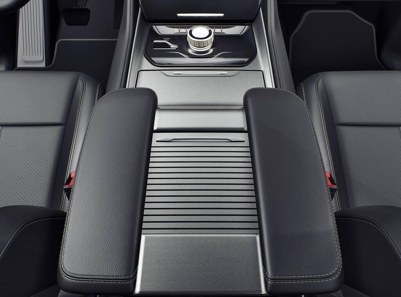 2027 Jeep Grand Wagoneer Long Wheelbase 4x4Image 4