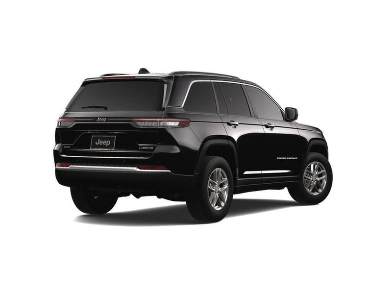 2025 Jeep Grand Cherokee Laredo X 4x4Image 2