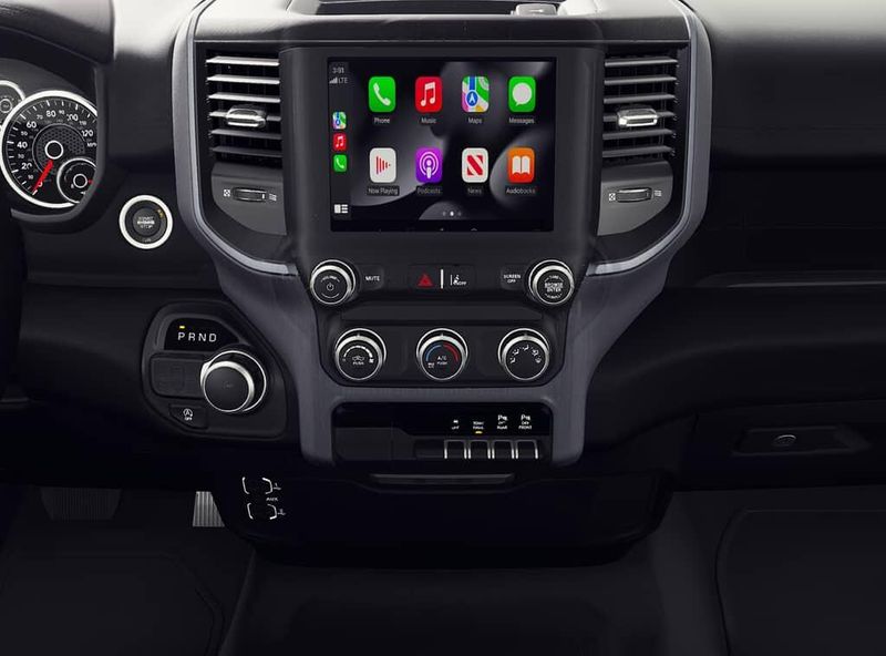 New 2027 RAM 1500 Express Crew Cab 4x2 5