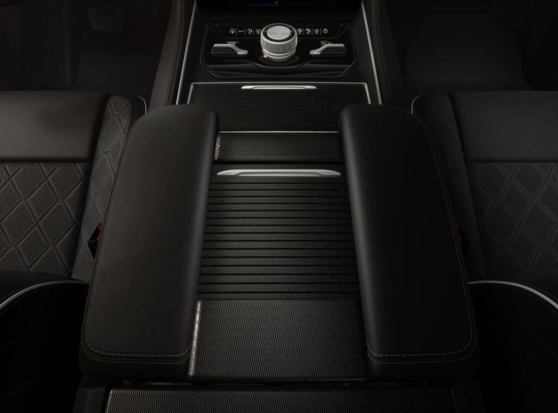 2026 Jeep Grand Wagoneer Summit Reserve 4x4Image 4