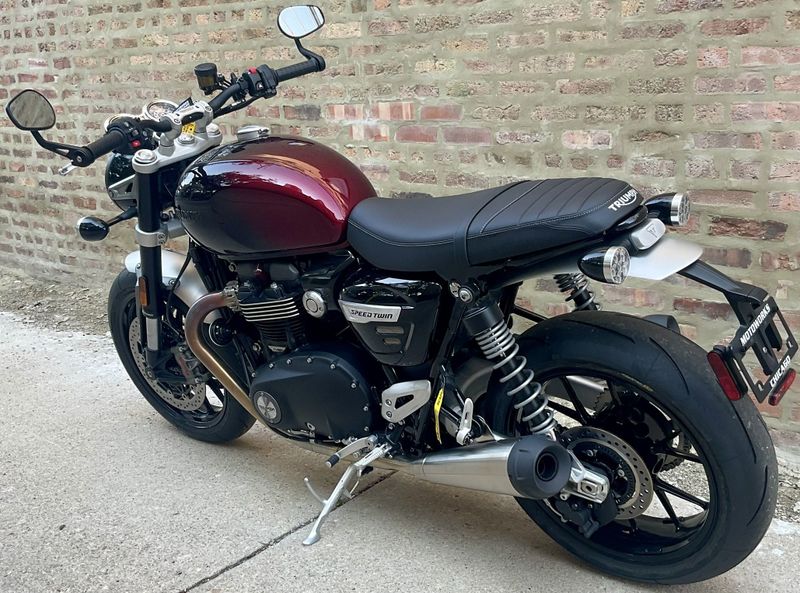 2024 Triumph Speed Twin 1200 Stealth EditionImage 5