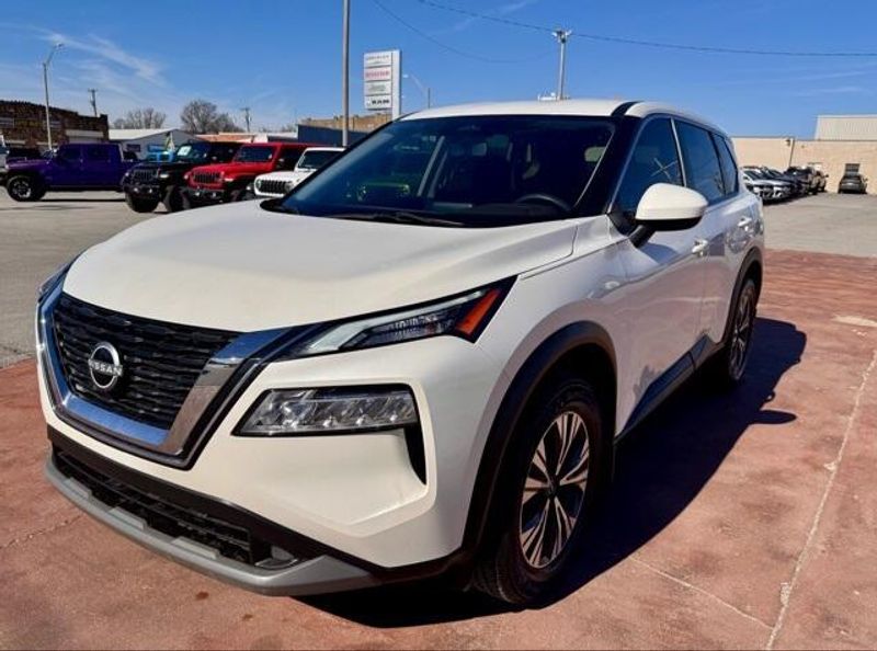 Used 2023 Nissan Rogue SVImage 1