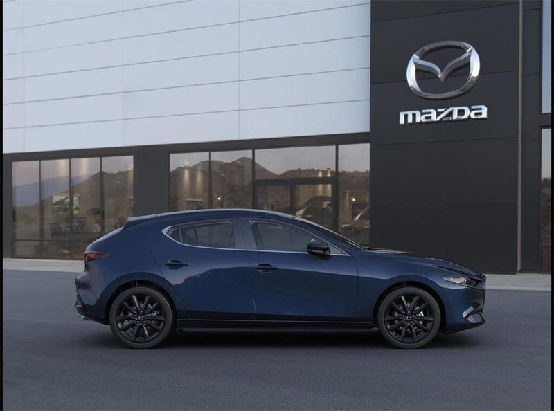 2025 Mazda Mazda3 2.5 S Select SportImage 5